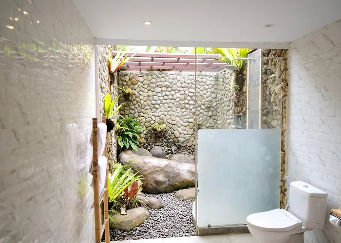 Govinda House Lodge *