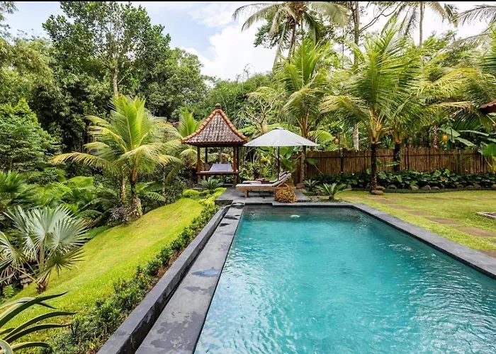 Govinda House Lodge *