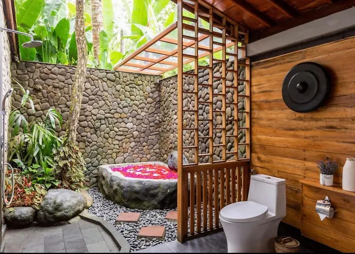Lodge Govinda House